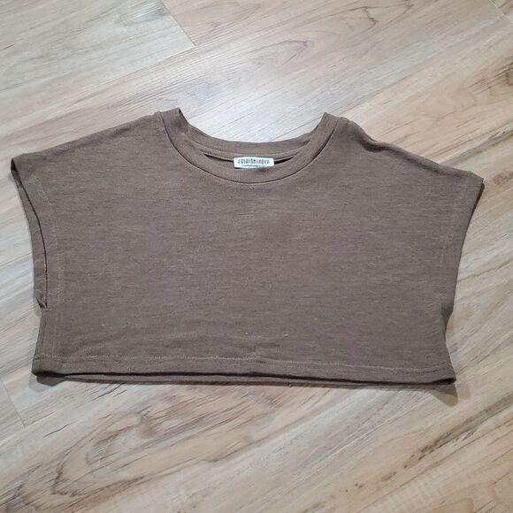 🔺️NWT Fashion Nova Brown "Netflix" Boxy Crop Top Small - Picture 2 of 9